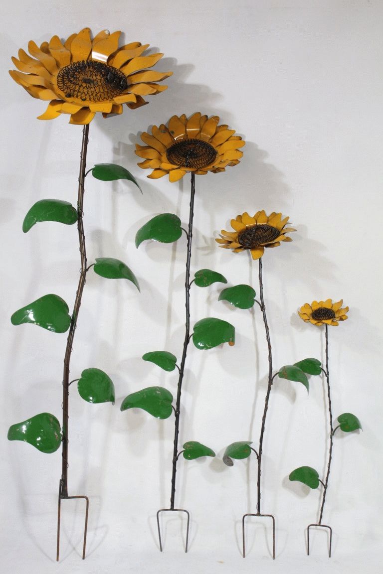 Recycled Metal Sunflowers In 4 Sizes Yard Stakes Garden Flowers Throughout Most Recently Released Metal Sunflower Yard Art (View 21 of 26)