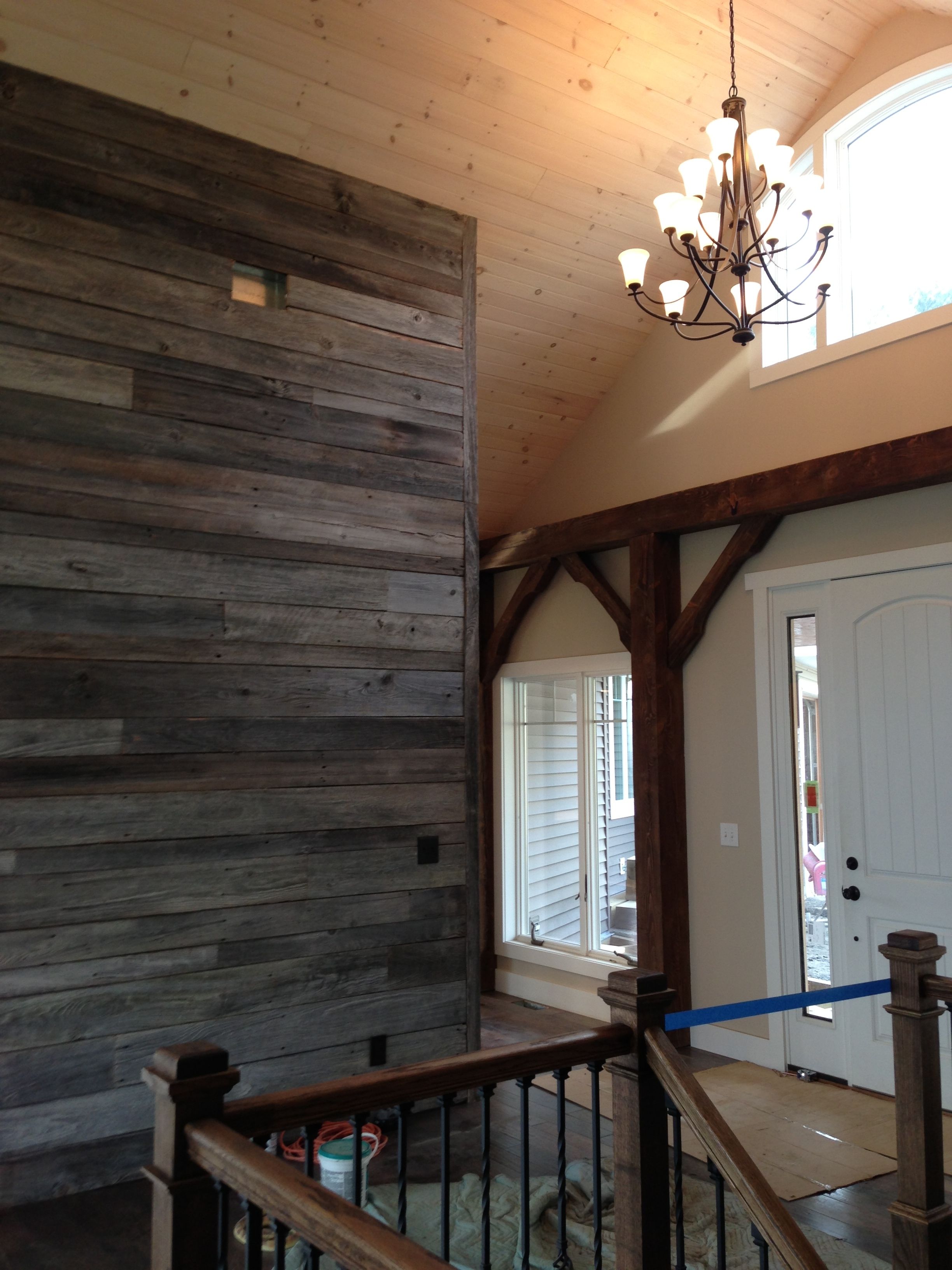 Reclaimed Barnwood Accent Wall In Entry Way Of Reclaimed Barnwood Intended For Most Recently Released Entrance Wall Accents (View 1 of 15)