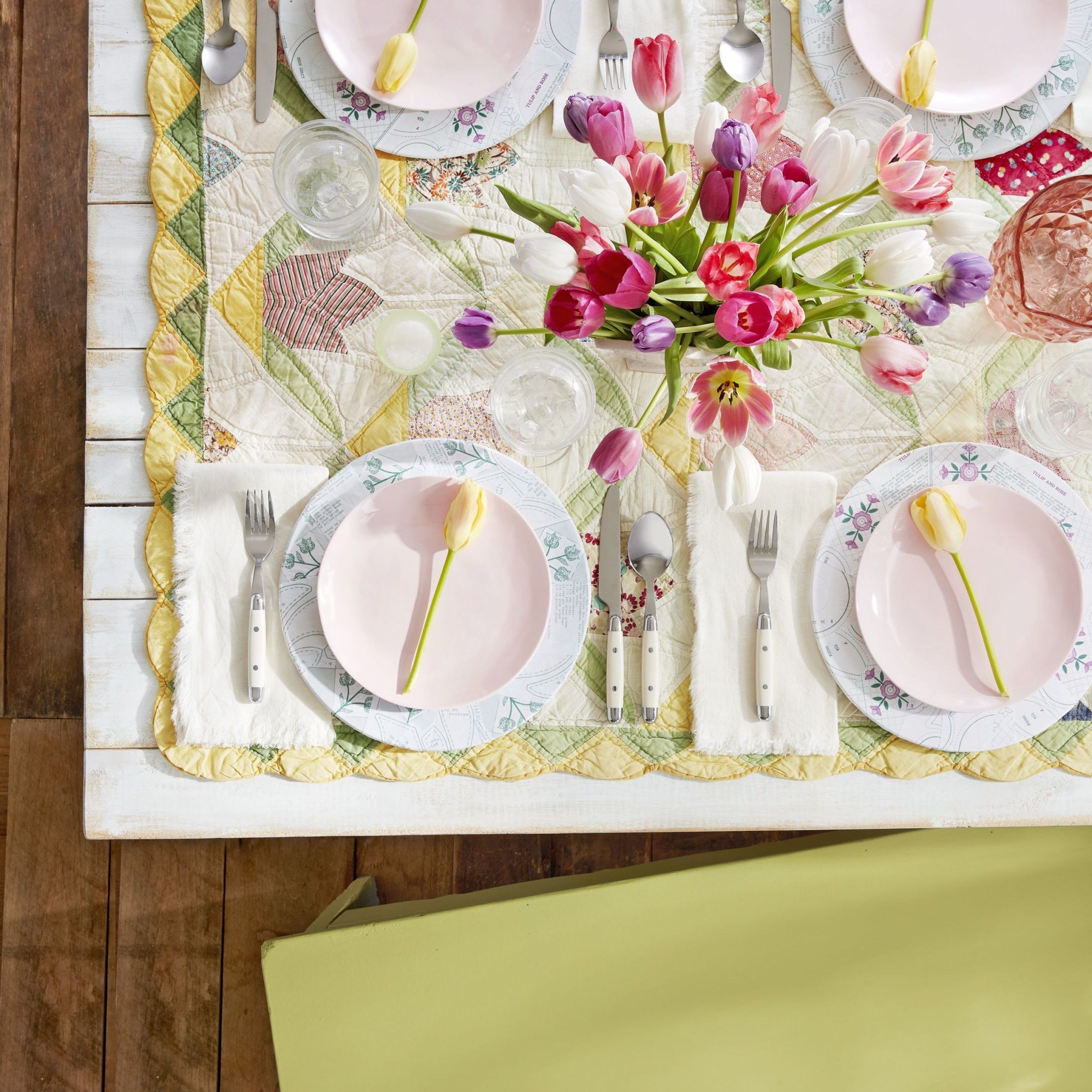 57 Spring Centerpieces And Table Decorations – Ideas For Throughout 2017 Blended Fabric Spring Party Wall Hangings (View 1 of 20)