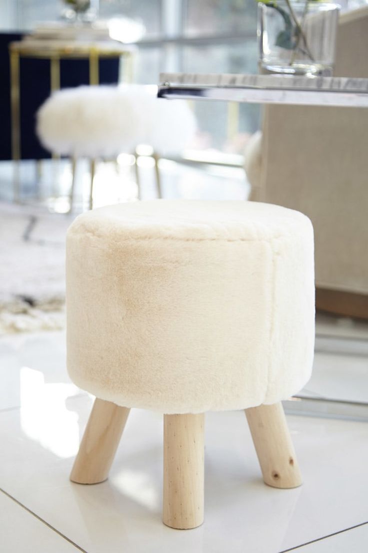 Decorative Faux Fur Stool | Forever 21 | Fur Stool, Faux Fur Stool, Stool Pertaining To White Faux Fur Round Accent Stools With Storage (View 6 of 20)
