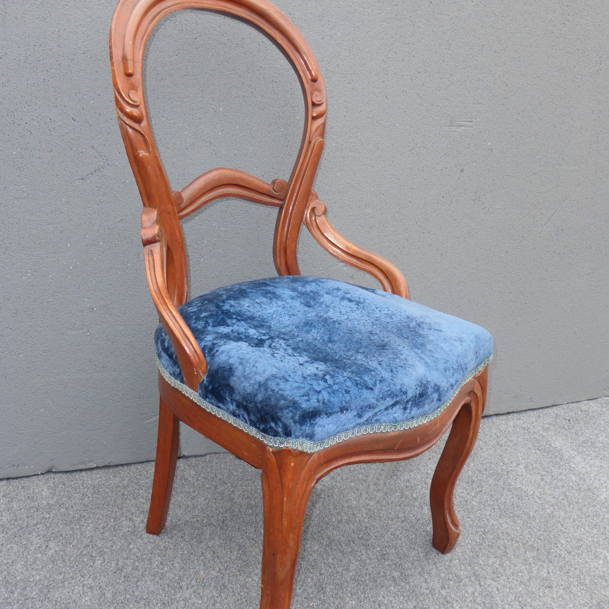 Unique Antique Balloon Back Blue Velvet Accent Chair Round Open Back Throughout Blue And Gold Round Side Stools (View 1 of 20)