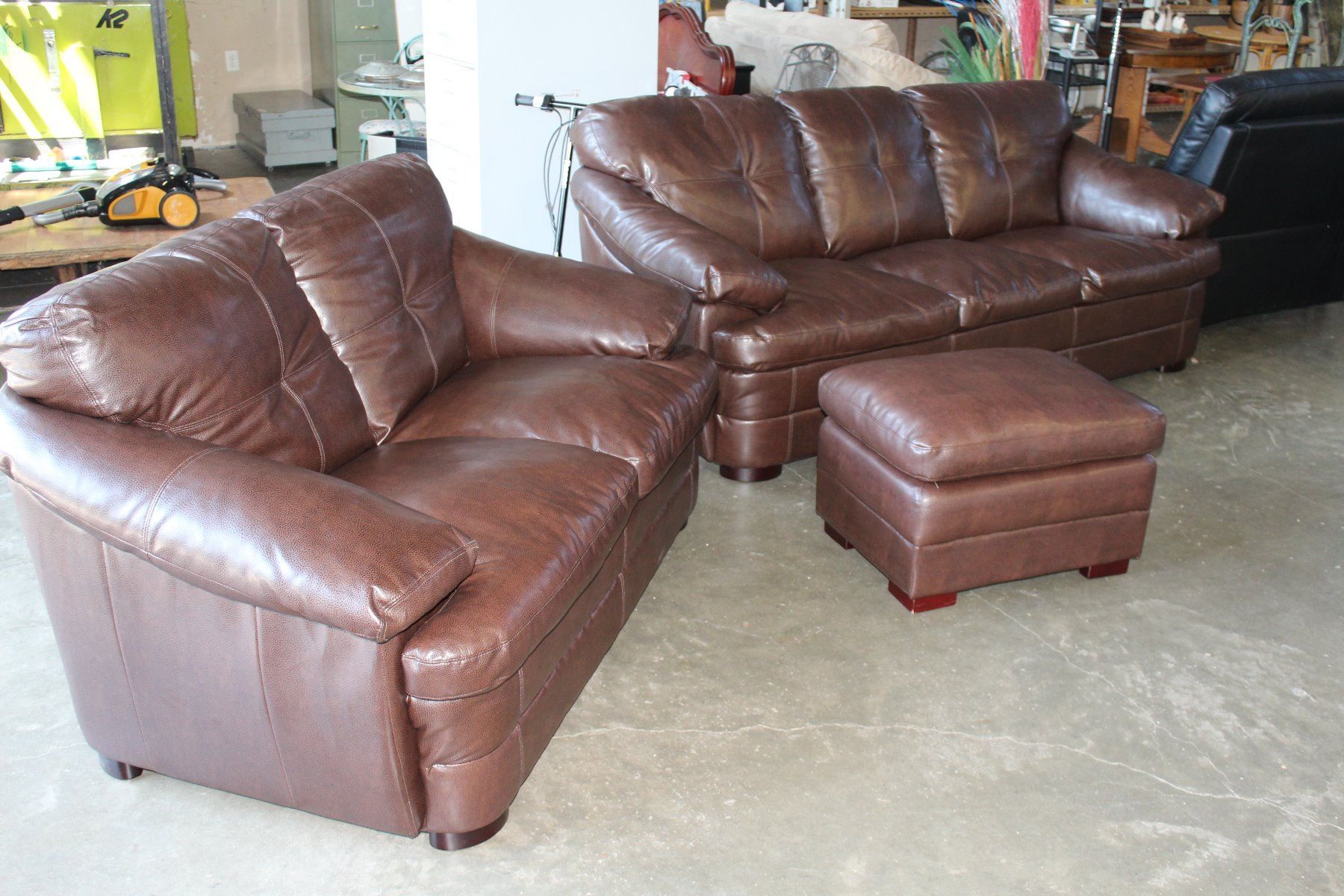 As New Brown Leather Sofa Loveseat And Matching Ottoman With Regard To Sofas With Ottomans In Brown (View 18 of 20)