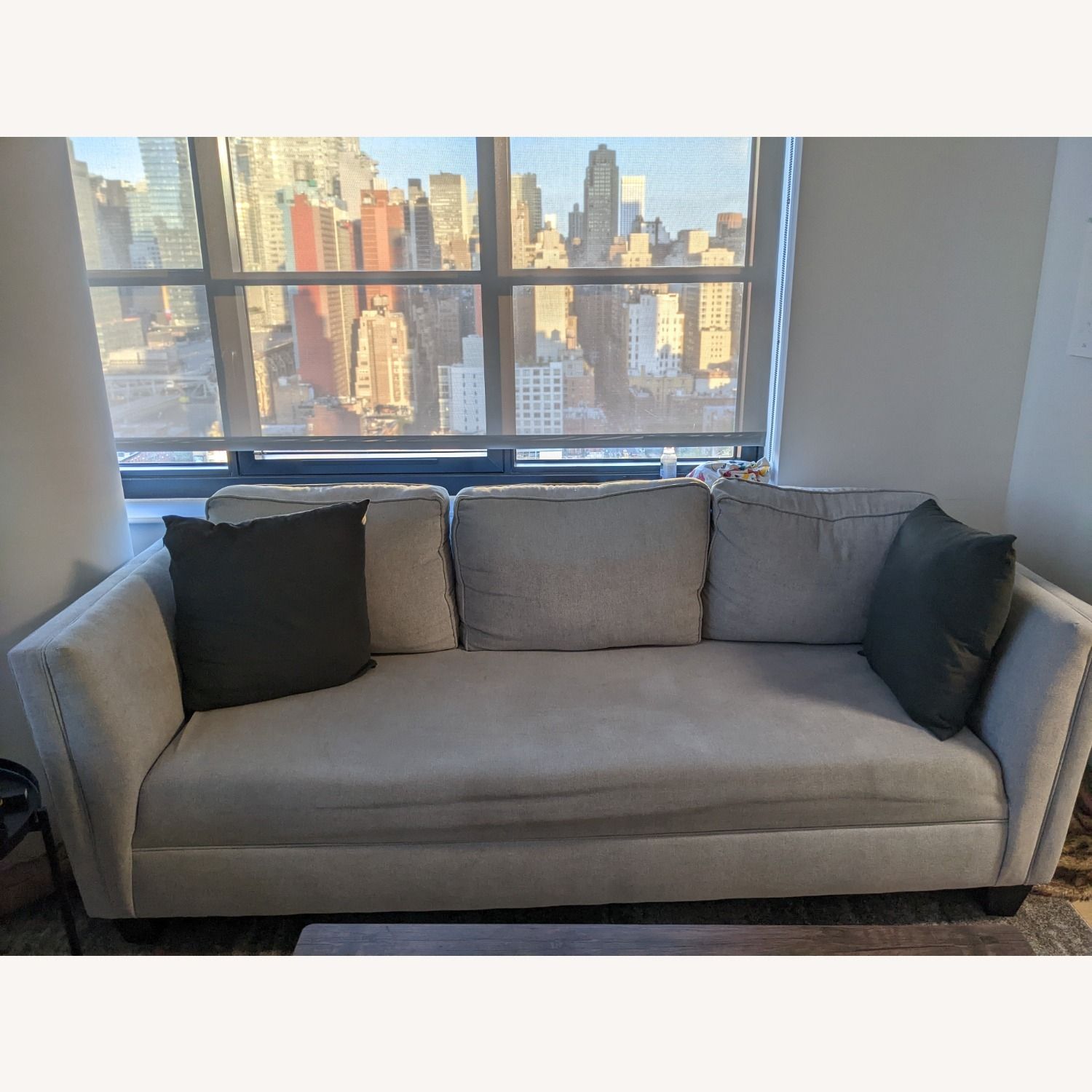 Raymour & Flanigan Nicoletta Modern Light Grey Sofa – Aptdeco For Modern Light Grey Loveseat Sofas (View 16 of 20)