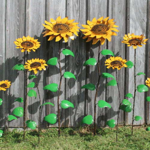 Metal Sunflower Yard Art (Photo 8 of 26)