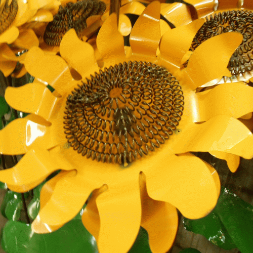 Metal Sunflower Yard Art (Photo 11 of 26)