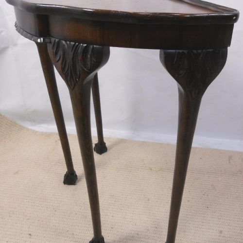 Round Console Tables (Photo 18 of 20)
