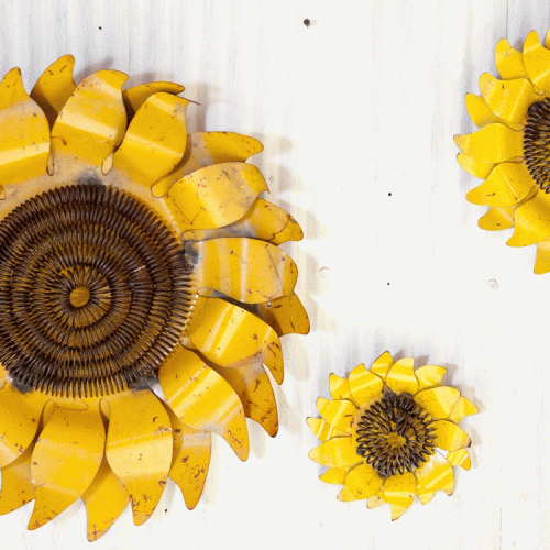 Metal Sunflower Yard Art (Photo 23 of 26)